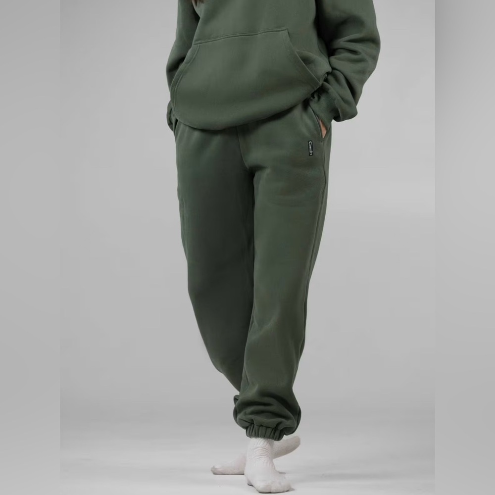 Comfrt Standard Sweatpants Joggers in Forest Green Size Small